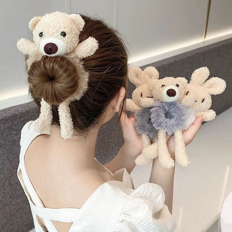élastique cheveux chien peluche porté par enfant
