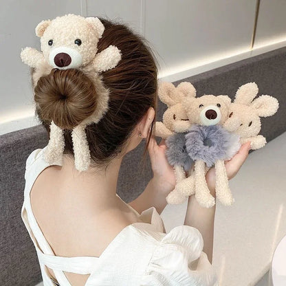 élastique cheveux chien peluche porté par enfant