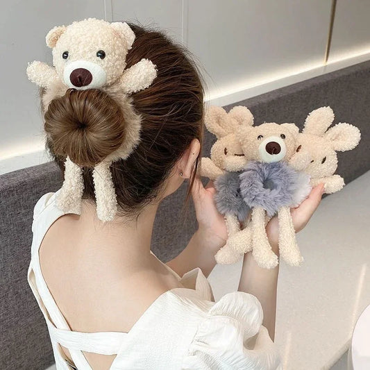 élastique cheveux chien peluche porté par enfant