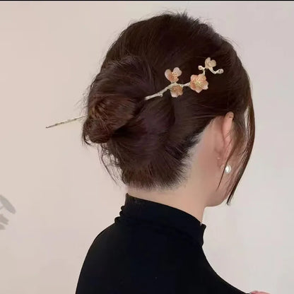 Épingle à cheveux japonaise avec fleurs de cerisier pour chignon élégant style Hanfu

